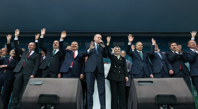 Cumhurbaşkanı Erdoğan: "Vatan topraklarının her karışını yatırımlarla, eserlerle donattık" 