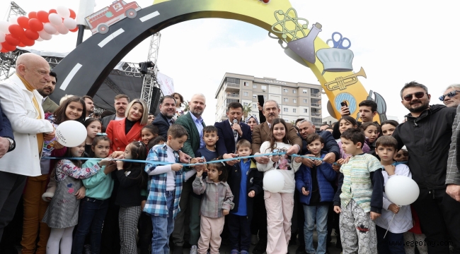 Türkiye'nin en büyük Tematik Çocuk Köyü Menemen'de açıldı