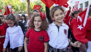 Bakanlık 'Geleceğin Dünyasında Çocuk ve Çocukluk' temasıyla ilk kez Çocuk Zirvesi düzenleyecek 