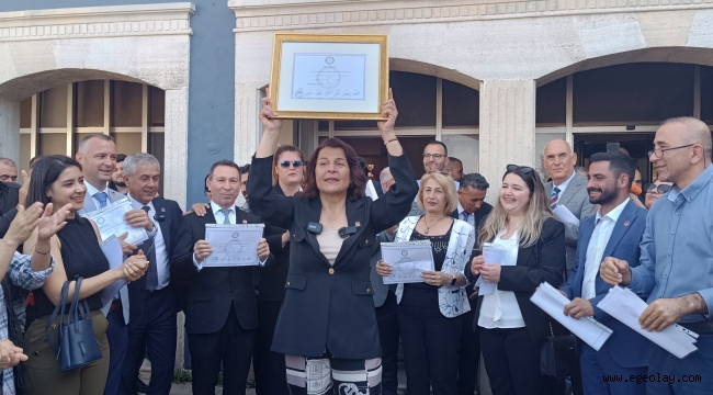 Foça'da 150 Yıllık Belediye'nin İlk Kadın Belediye Başkanı 