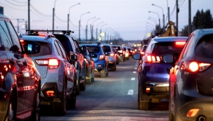 İzmir'de trafiğe kayıtlı araç sayısı Mart ayı sonu itibarıyla 1 milyon 837 bin 135 oldu 