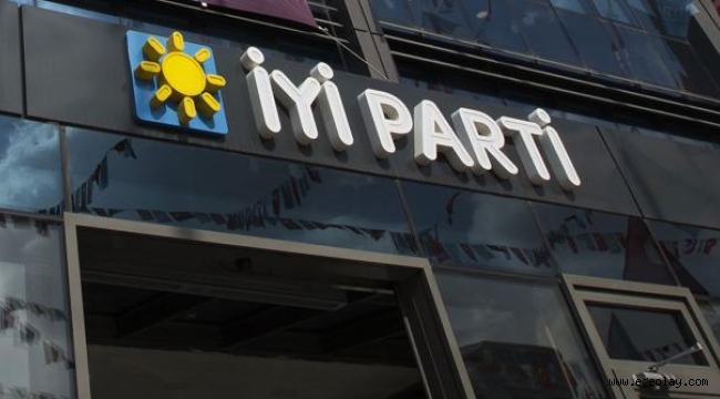 İzmir Milletvekili Ümit Özlale İyi Parti'den istifa etti