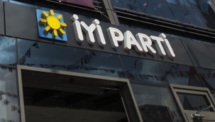 İzmir Milletvekili Ümit Özlale İyi Parti'den istifa etti