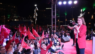 Mutlu'dan zafer konuşması: İktidara giden CHP'nin ayak sesleri! 
