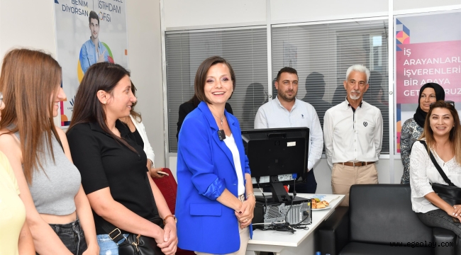 Başkan Kınay sözünü tuttu: Karabağlar'da işsizlikle mücadelede yeni dönem başladı