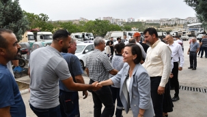 Başkan Kınay belediye emekçileriyle bayramlaştı 