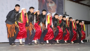 Bayraklı Belediyesinden halk oyunları şöleni 