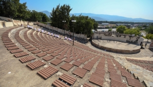Buca Belediyesi Gölet Amfi Tiyatro'yu yeniliyor 