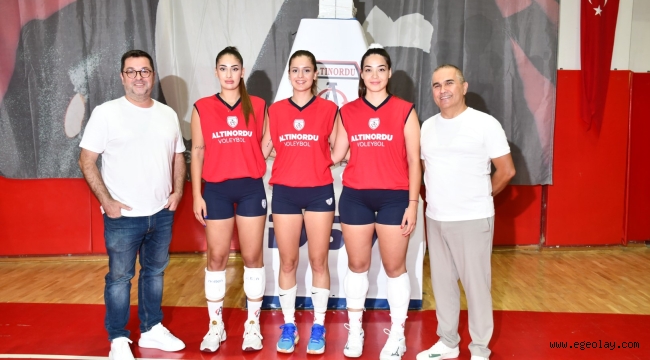 Altınordu Voleybol Sporcularının Eğitim Hayatlarıyla da İlgileniyor 