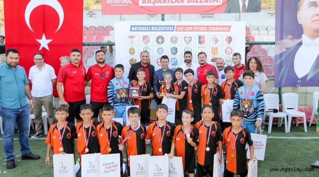 Bayraklı'daki futbol turnuvasında muhteşem final