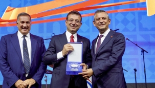 CHP Genel Başkanı Özgür Özel, Paris'te İstanbul Evi Açılış Resepsiyonuna Katıldı 