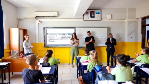 Başkan Denizli'den Öğrencilere "Okula Hoş Geldin Paketi" 