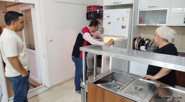 İzmir'de Üniversite Yurt Yemekhanelerine Denetim: Güvenilir Gıda İçin Sıkı Kontroller 