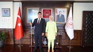 Türkiye'nin ilk görme engelli hakim yardımcısı görevine başladı 