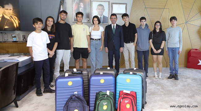 Başkan Önal'dan öğrencilere anlamlı hediye