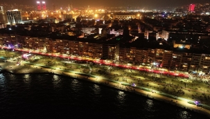 İzmir'de en büyük bayrama en görkemli kutlama 