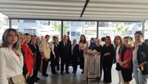 MHP İzmirli Kadınlardan Kansere Karşı Etkinlik 