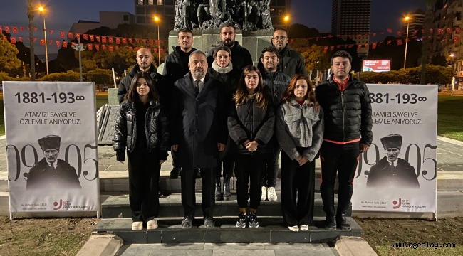 CHP İzmir Şafak Vakti Ata'sının Huzurundaydı