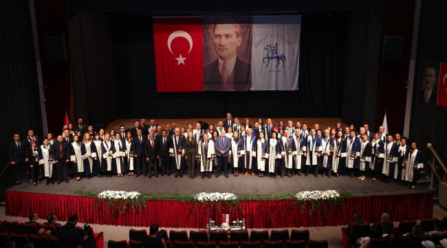 DEÜ'de Yeni Akademik Yıla Coşkulu Merhaba
