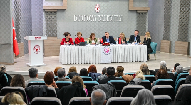 Bornova Belediyesi'nden kadın haklarına duyarlı panel