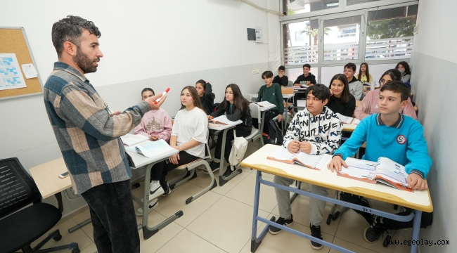 Gaziemir Belediyesi'nden bin 180 öğrenciye ücretsiz eğitim 