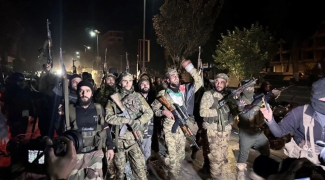 Suriye'de silahlı muhalifler başkente girdi: "Esad Şam'ı terk etti" 