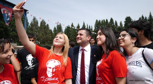Torbalı Belediyesi'nden öğrencilere hem eğitim hem de ulaşım desteği