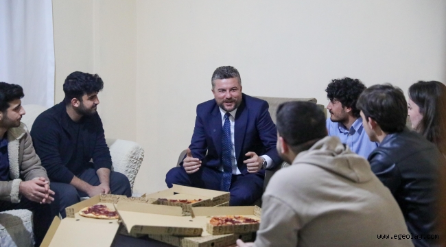 Başkan Görkem Duman öğrenci evine misafir oldu