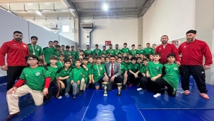 Bayraklı Belediyesi Güreş Takımı İzmir şampiyonu oldu 