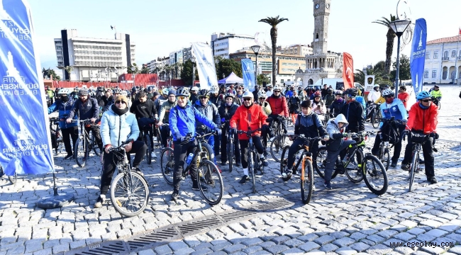İzmir hafta sonunun tadını Bisikletli Pazar'la çıkarıyor