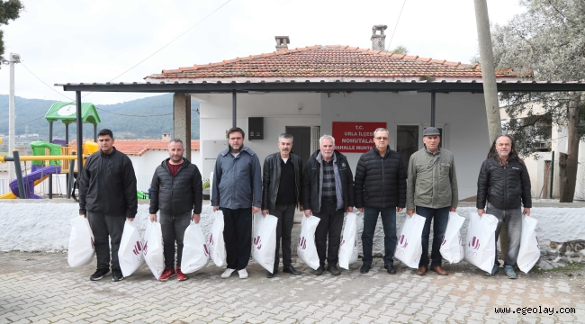 Urla Belediyesinden çiftçiye tohum desteği