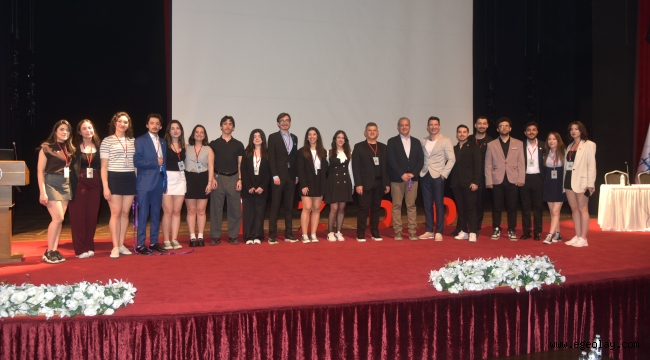 Akademisyenler İZDO Öğrenci Kongresi'nde Buluştu 