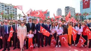 19 Mayıs coşkusu İzmir’i sardı 