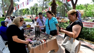Bornovalı kadınların El Sanatları Sergisi Büyükpark’ta açıldı 