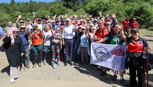 Buca’da Dünya İklim Günü’nde farkındalık yaratan doğa yürüyüşü 