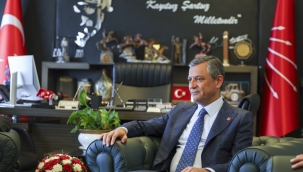 CHP Genel Başkanı Özgür Özel, İstanbul'un Tüm Seçilmişlerini İstanbul İl Başkanlığı'nda Toplantıya Çağırdı 
