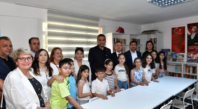 Çiğli'de cumhuriyet ışığını taşıyan mahalle kütüphanesi açıldı