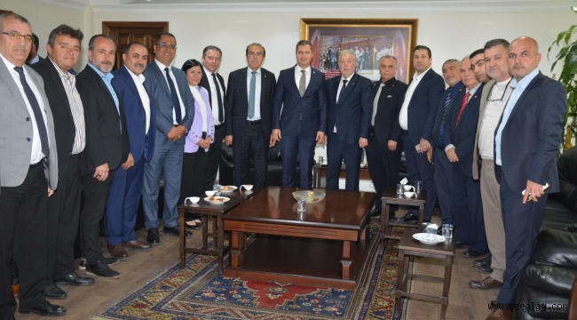 Esnaftan Deniz Yücel'e sıcak karşılama