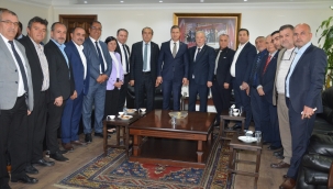 Esnaftan Deniz Yücel’e sıcak karşılama 