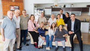 Yiğit'ten Balçovalı annelere ziyaret 
