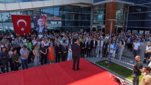 Başkan Önal, personeliyle bayramlaştı "Bu kenti sizlerin emeğiyle güzelleştiriyoruz" 