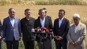CHP Lideri Özgür Özel: "Ekrem Başkan'ın Gömleği Gibi Bu Beyaz Gömleklerimizi Kirletemediniz, Kirletemeyeceksiniz" 