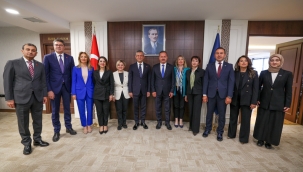 CHP Lideri Özgür Özel: “Seçmenin Kutuplaştıran, Ötekileştiren Siyasete Prim Vermeyeceğini Ümit Ediyoruz” 