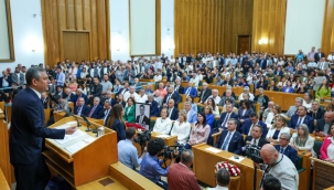 Cumhuriyet Halk Partisi Genel Başkanı Özgür Özel: “2026’nın Refah Yılı Olmasının Tek Yolu, Seçim Yılı Olmasıdır” 