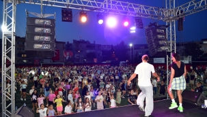 Dansın ve müziğin kalbi Çiğli’de attı 
