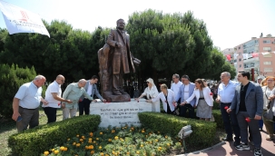 Dünya şairi Nazım Hikmet, Karşıyaka'da şiirleriyle anıldı 