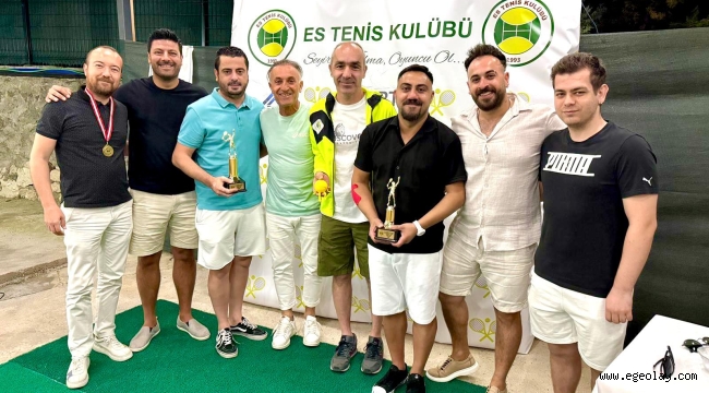 Es Tenis Kulübünden anlamlı turnuva 