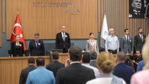 İzmir Büyükşehir Belediyesi Meclisi'nde merhum başkan Ferdi Zeyrek anıldı "Ferdi Başkan kalbimizde" 