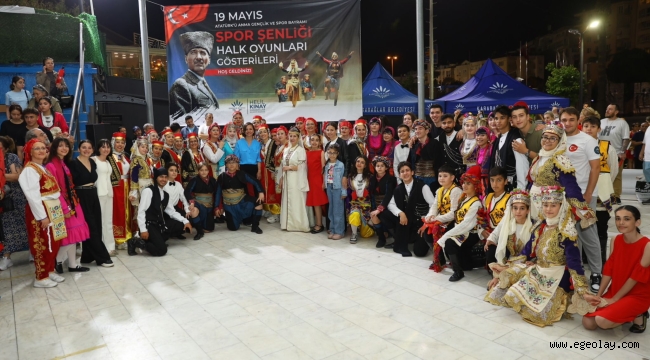 Karabağlar'da 19 Mayıs coşkusu halk oyunlarıyla taçlandı 