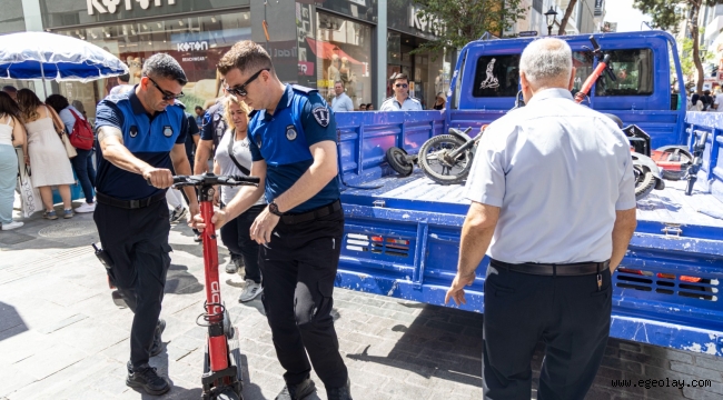 Karşıyaka'da Yaya yollarında scooter ve motora geçit yok